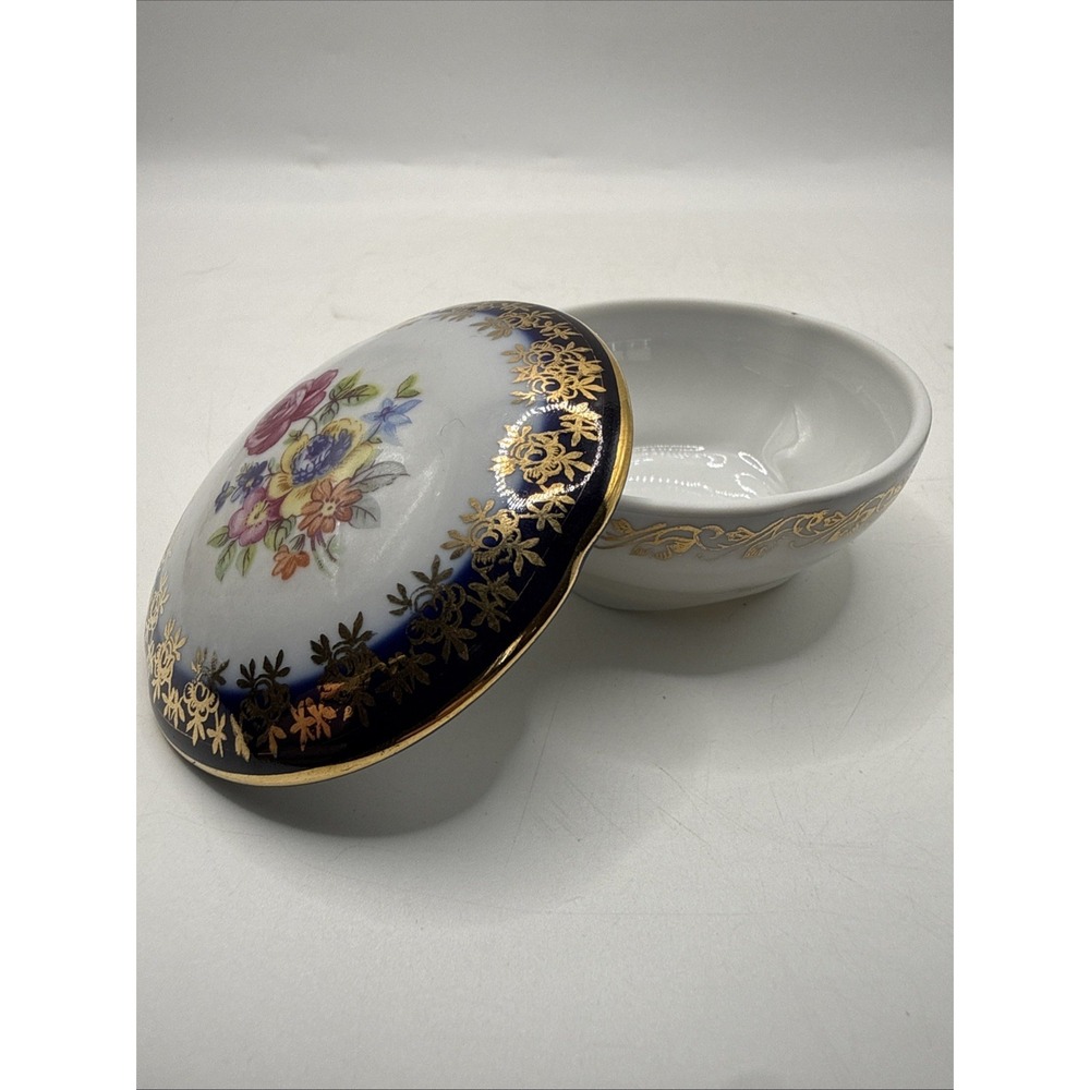 Vintage Pm MARTINRODA Porcelain  Hand Painted Trinket Box made in Germany 2.5"